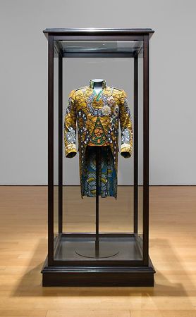 SHONIBARE_JCG5472_vitrine1