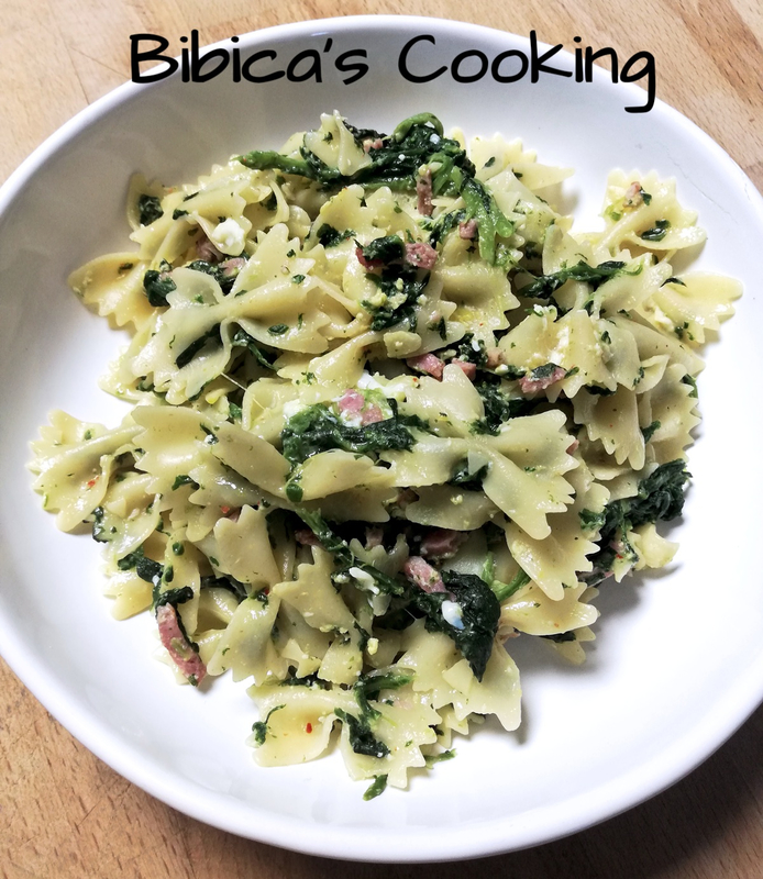 Farfalle bacon-épinards aux oeufs