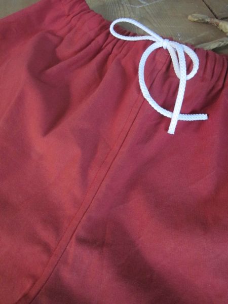 Short de bain en coton rouge passé - taille élastiquée - cordon à la taille- poche sur la fesse droite - HOMME (3)