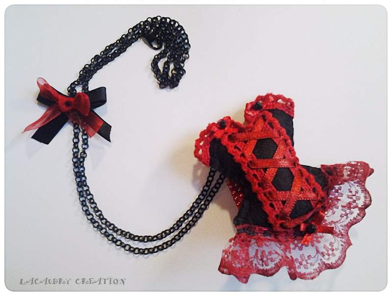 commande personnalisée collier corset rouge et noir