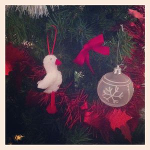 Cigogne_dans_le_sapin