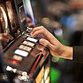 Les <b>jeux</b> en ligne font de l’ombre aux casinos suisses