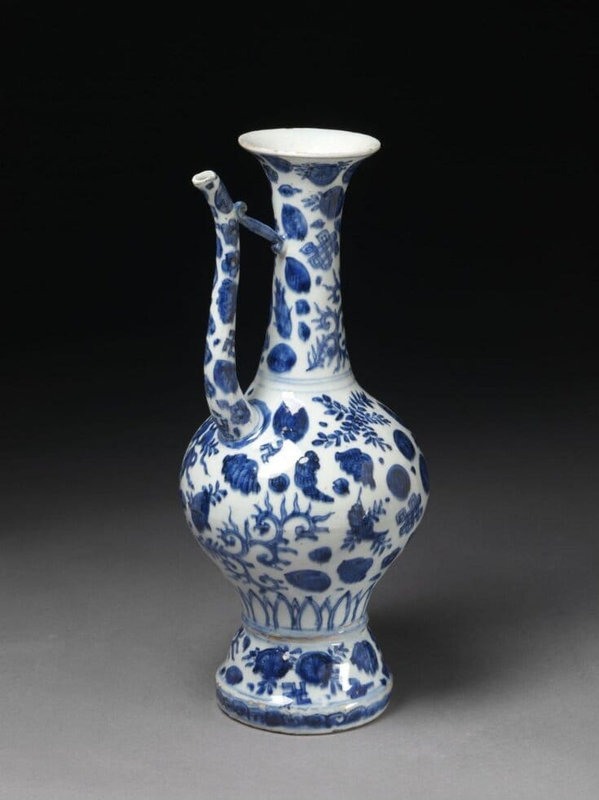Flask with bulbous body, long expanding neck and spout, Ming dynasty, 1630-1650