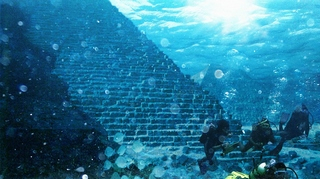 Myst-Yonaguni sous l'eau- Underwater-pyramid-1