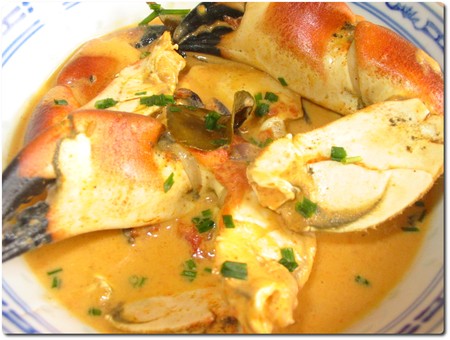 Crabe au curry rouge et combava