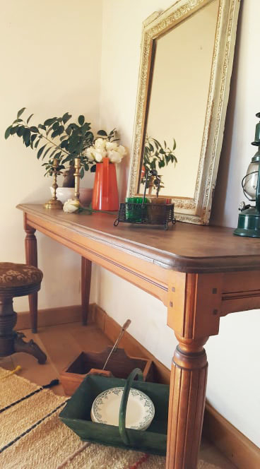 Ancienne grande desserte / table d' appoint bois aux jolis pieds travaillés
Elegance rustique
L171*L50*H75
brocante en ligne - instagram : la capucine bleue 