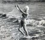1962-07-13-santa_monica-swimsuit_scarf-by_barris-013-1
