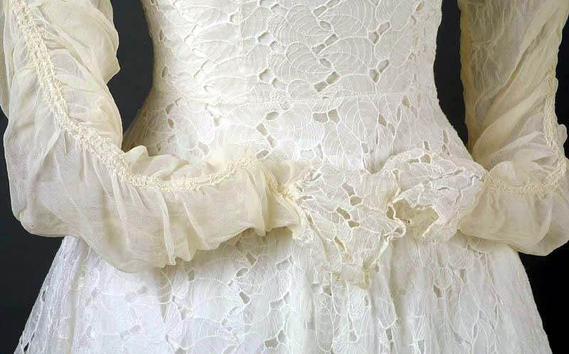 1942-06-19-wedding-dress-1c