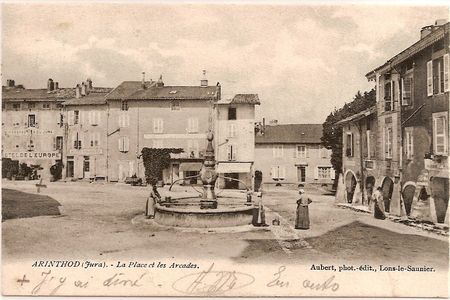 Arinthod__la_place_et_les_arcades_1904