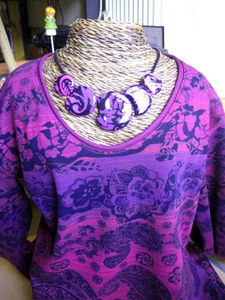 pull_collier_violet