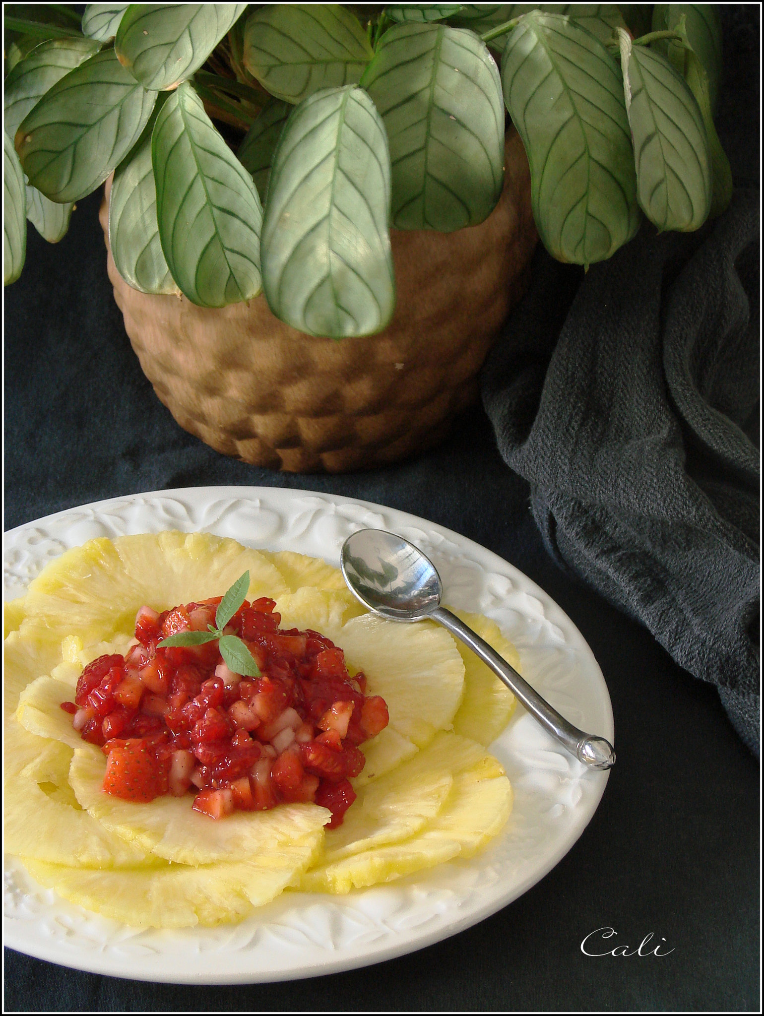 TARTARE DE FRAISES &amp; FRAMBOISES À LA VANILLE, CARPACCIO D&amp;#39;ANANAS ...