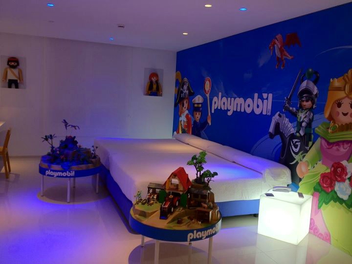 playmobil-showroom-hotel