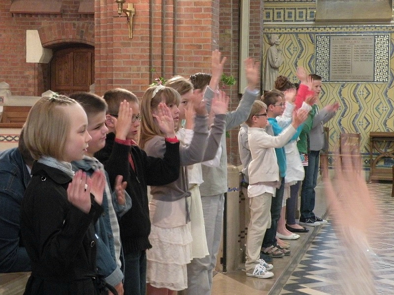 2013-06-02-entrées en eucharistie-LE DOULIEU (12)