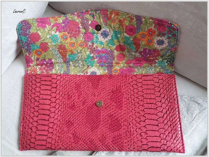 POCHETTE A MAIN CORAIL INTERIEUR