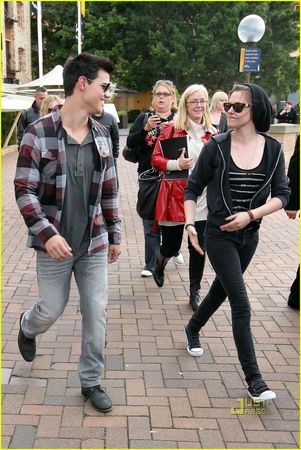 kristen_stewart_taylor_lautner_b_2