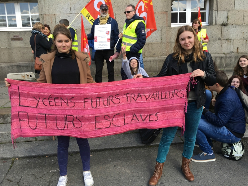 manifestation loi travail Avranches 31 mars 2016 lycéenne pancarte