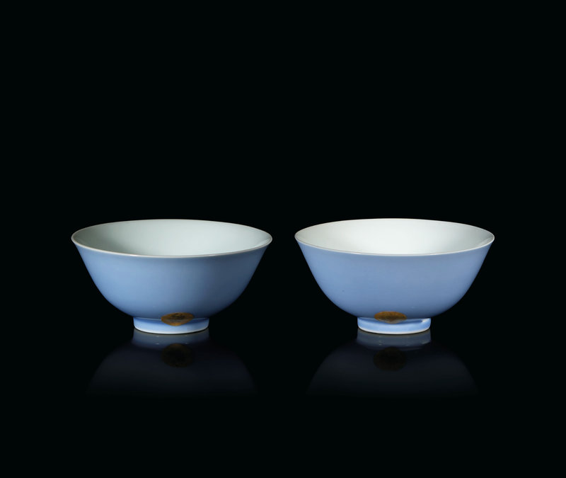2022_PAR_19770_0504_000(paire_de_bols_en_porcelaine_clair-de-lune_chine_dynastie_qing_marques123543)