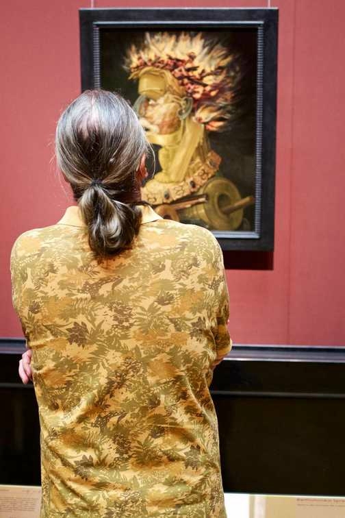 people-matching-artworks-Stefan-Draschan-12