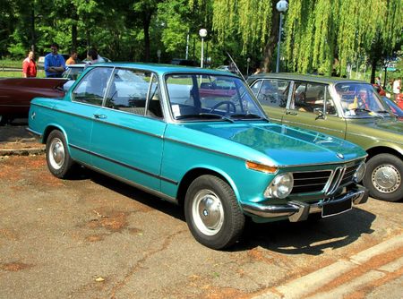 Bmw 1802 berline 2 portes (Retrorencard mai 2011) 01