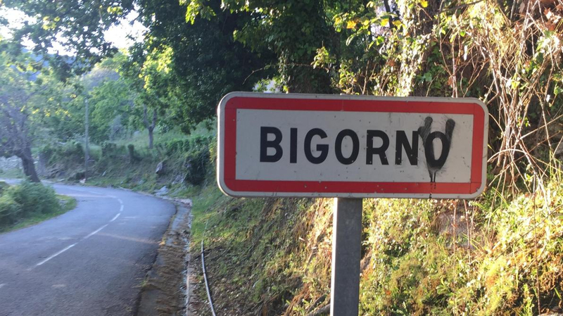 Photo-pancarte-entrée-Bigorno