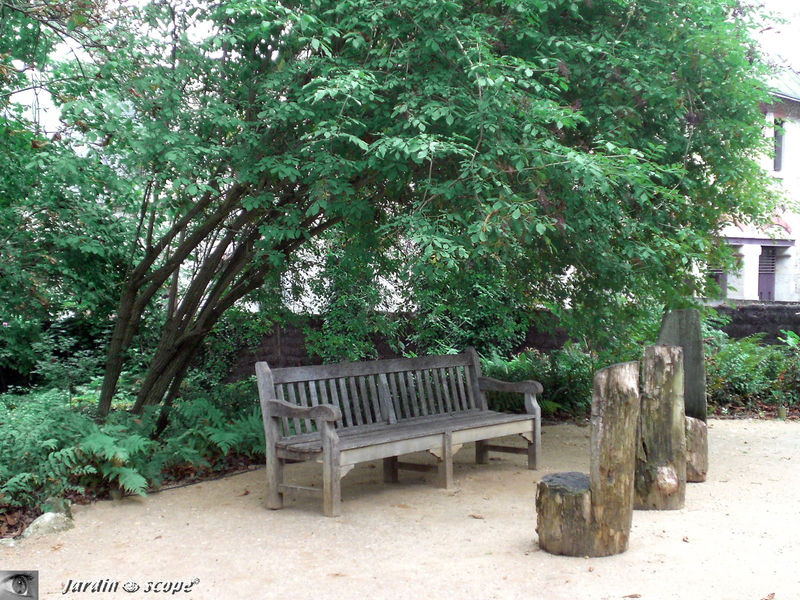 Des bancs pour partager un moment à Chaumont-sur-Loire