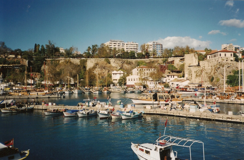 Antalya - Le port et les anciens remparts