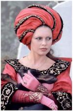 1973-colinot-BB_robe_rouge-on_set-010-1