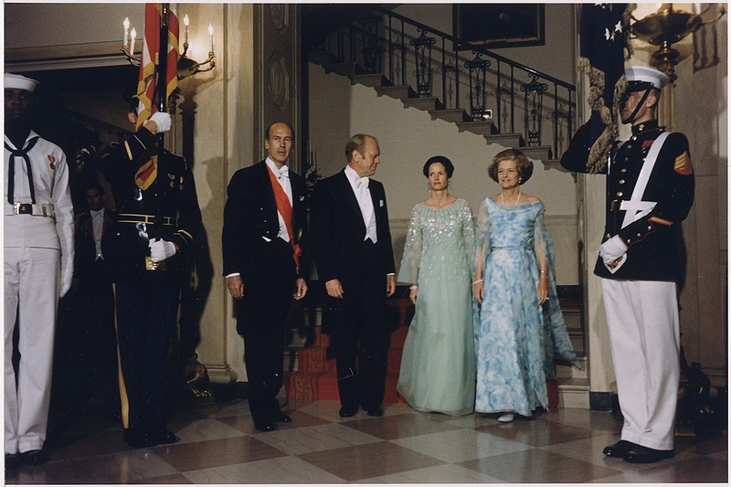 1024px-President_Gerald_Ford,_First_Lady_Betty_Ford,_President_Valéry_Giscard_d'Estaing,_and_Anne-Aymone_Giscard_d'Estaing