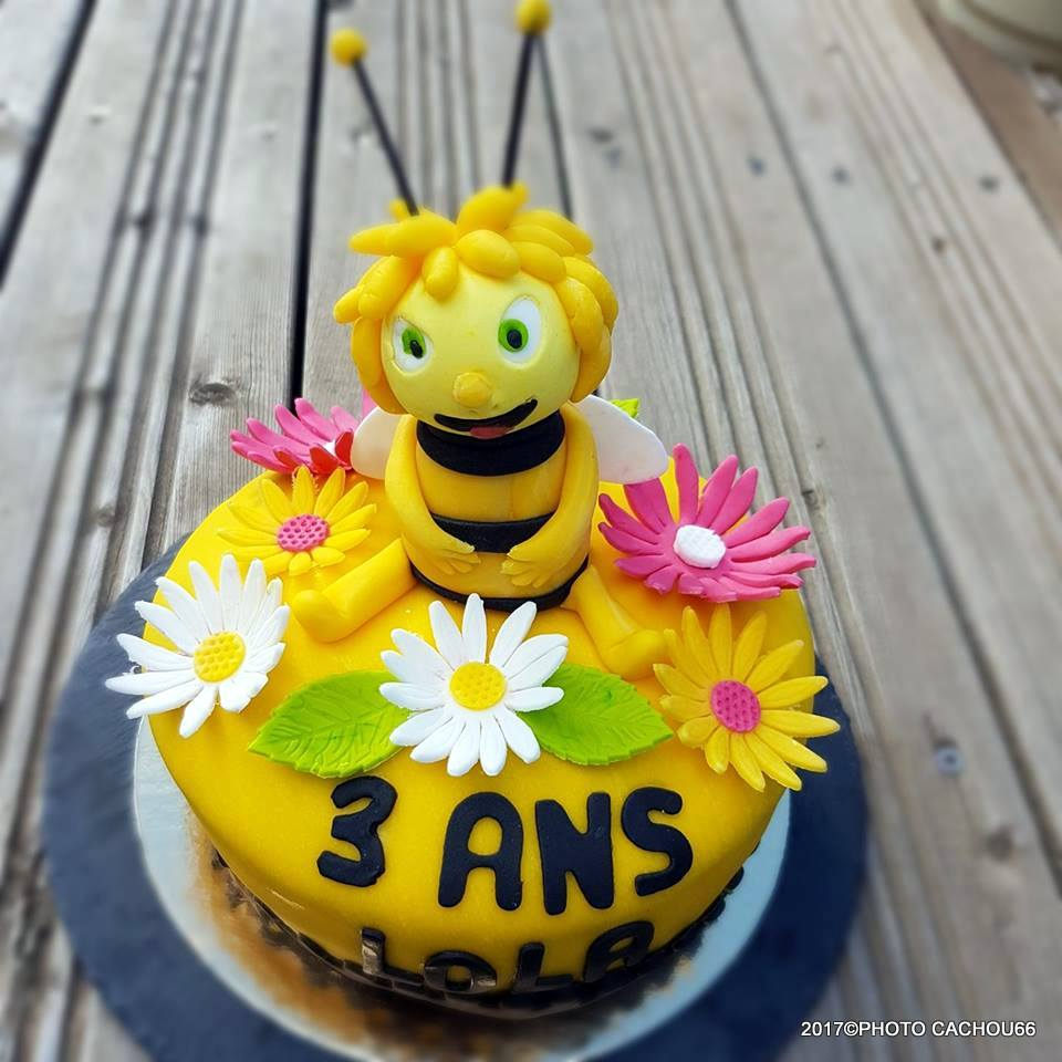 Gâteau d'anniversaire facile pour enfant : Maya l'abeille surprise rapide :  découvrez les recettes de cuisine de Femme Actuelle Le MAG