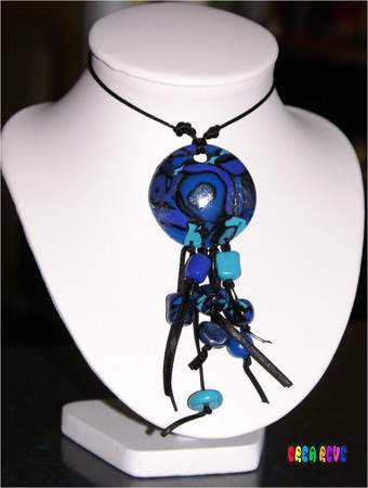 collier_bleu_1