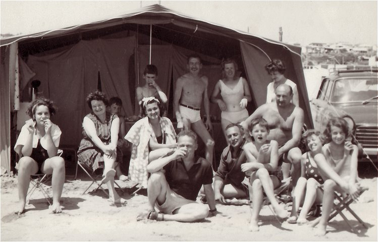 2122-30 La Famille à St-Pierre en 1966