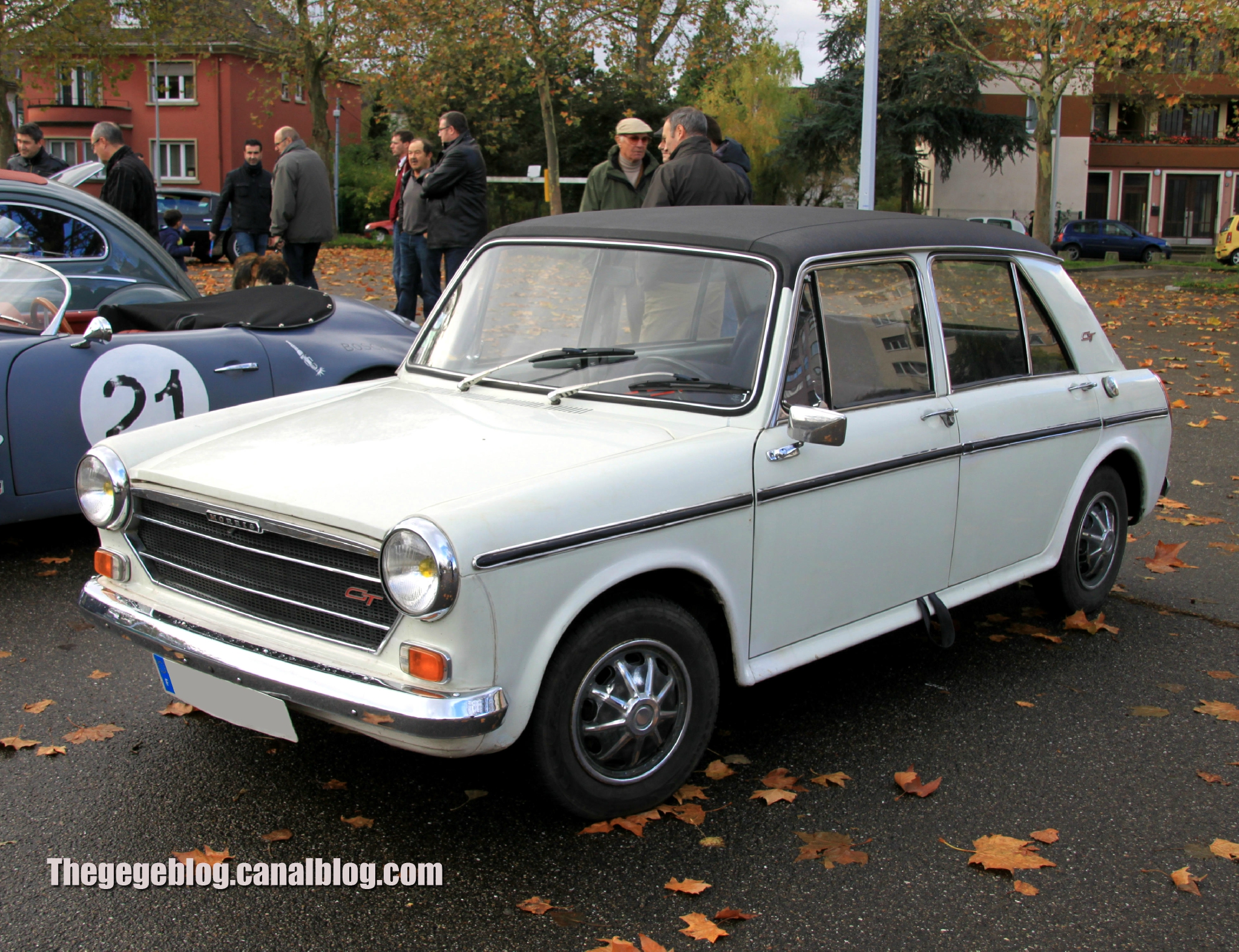 Morris 1300 GT MKIII berline 4 portes (1971-1974)(Retrorencard novembre 2013) 01
