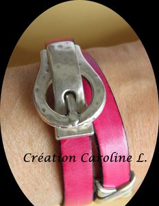 Bracelet magnetique cuir fushia& métal(3)