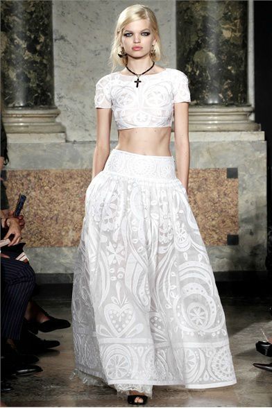 emilio-pucci-spring-2012-rtw-embroidered-cropped-top-gallery