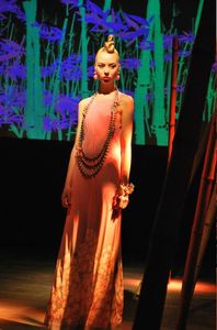 orangehaute-couture-paris-defile-yumi-katsura-L-h69kJO