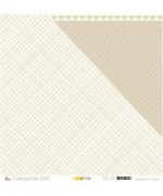 papier-imprime-scrapbooking-carterie-carreaux-kraft-sur-fond-blanc