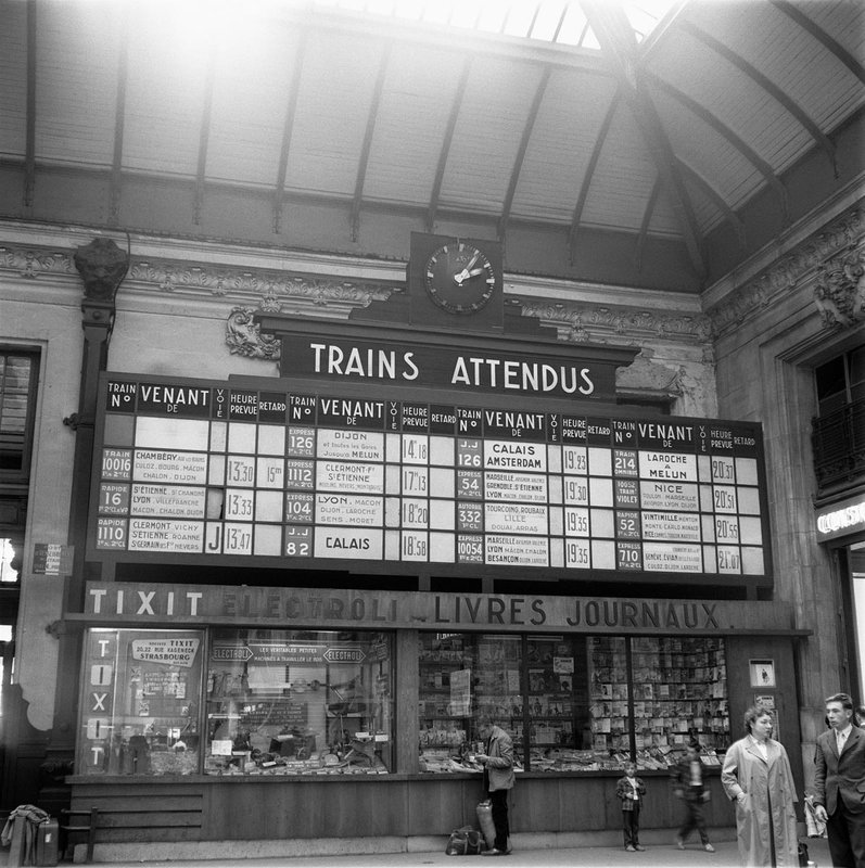 100958_paris-lyon-hall-lettres