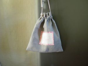 sac à pain rose et gris
