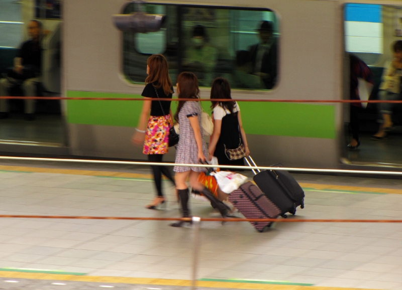 3 girls @ Shinagawa 駅