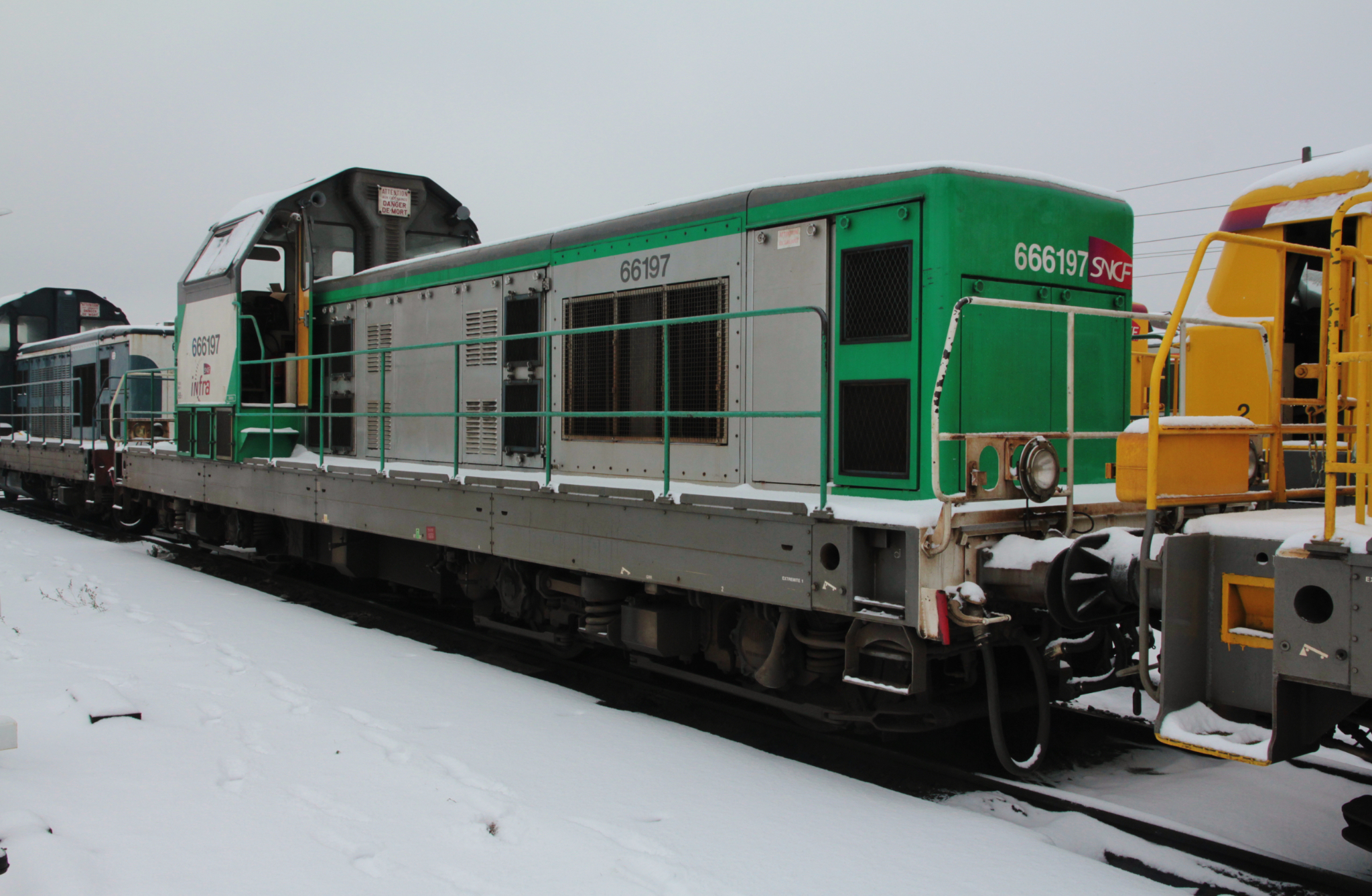 BB 66197 Fret dans la neige à Bordeaux