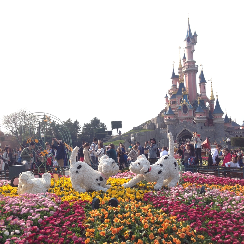 Chateau et dalmatiens