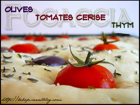 Focaccia_tomates_cerise_olive_thym