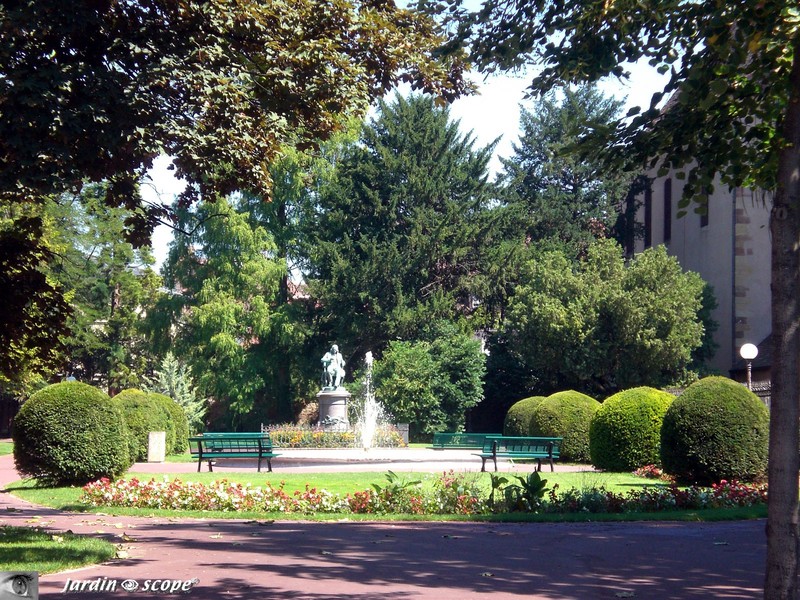 Square Adolphe Hirn à Colmar près du Lycée Bartholdi