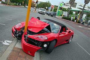 Ferrari_accident_e
