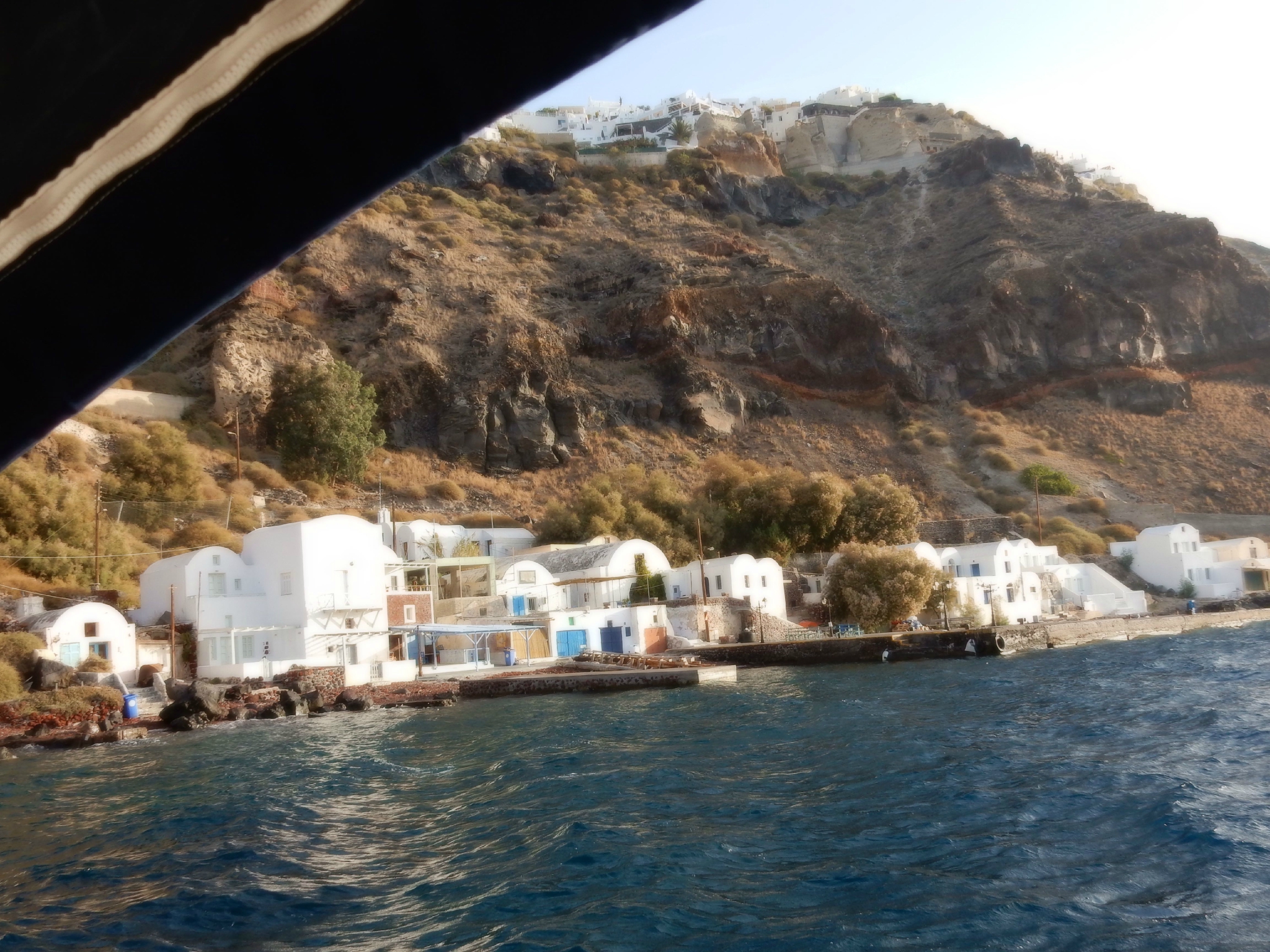 Le quai au pied d'Oia 201015