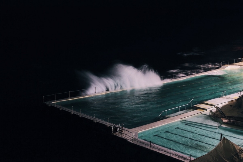 pool_night_wave_splash_swimming_pool-459