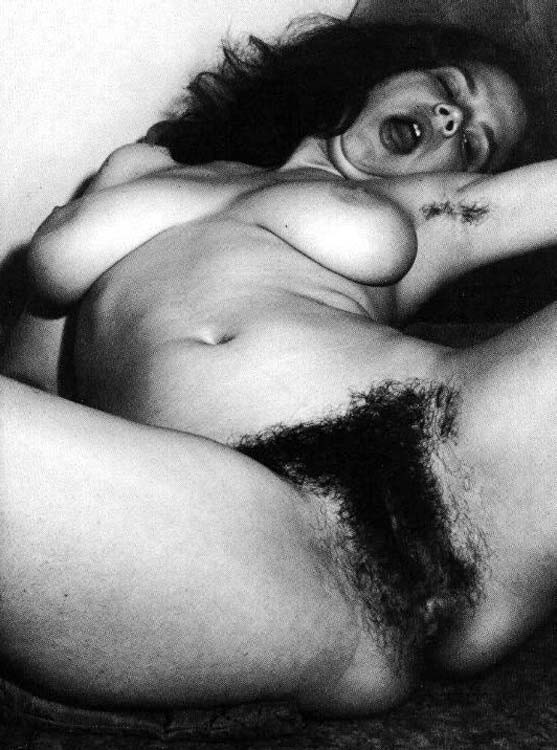 Лохматая пизда брюнеток - 94 эротика фото