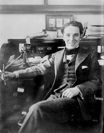 400px_Charlie_Chaplin_I