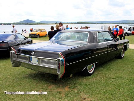 Cadillac coupé de ville de 1965 (Retro Meus Auto Madine 2012) 02