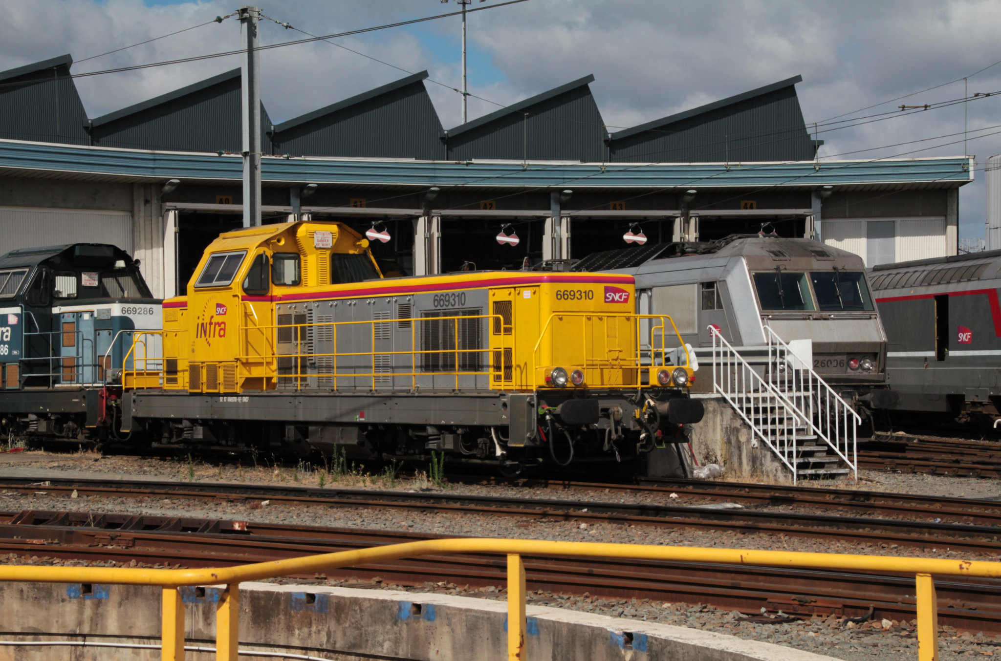 BB 69310 infra au dépôt de Bordeaux